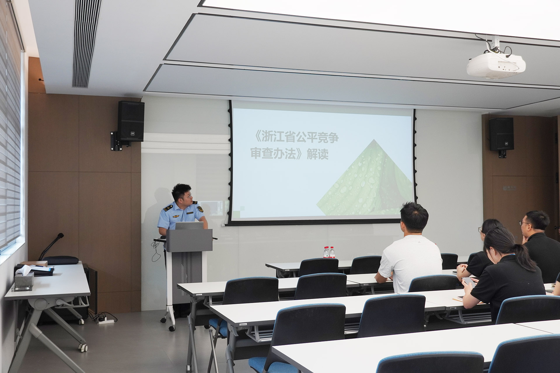 旭日新聞 | 松門(mén)鎮(zhèn)質(zhì)量監(jiān)督局在我司開(kāi)展專利預(yù)審系統(tǒng)操作指南宣講會(huì)